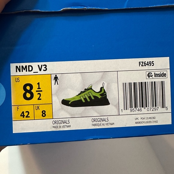 NIB Adidas Mens Green and Black Sneakers size 8.5 Women’s 10 NMD_V3 - Picture 10 of 10